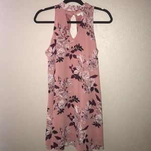 Mini Pink dress with floral details